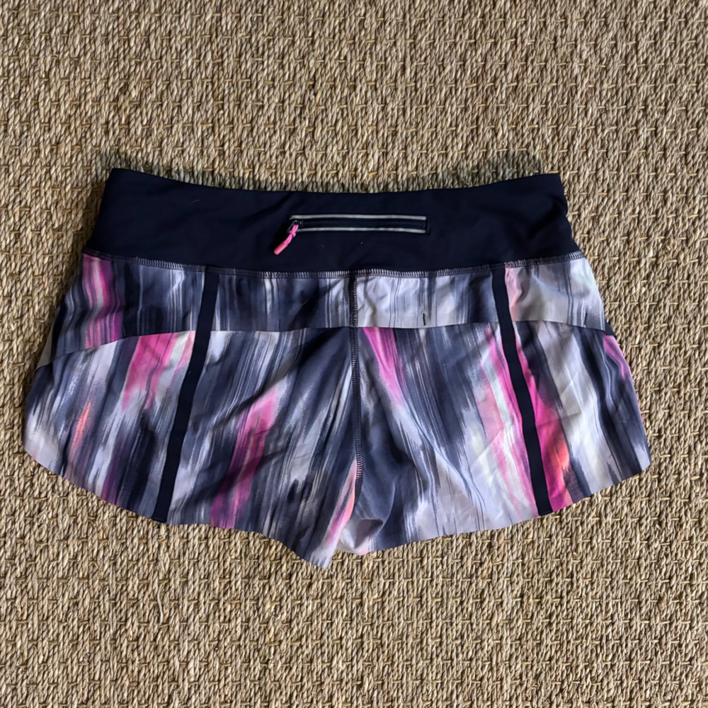 LULULEMON Athletica Shorts Size 6 - Picture 4 of 13